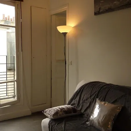 Apartment 1-bedroom Close To La Defense-paris *